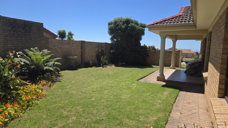3 Bedroom Property for Sale in Heiderand Western Cape